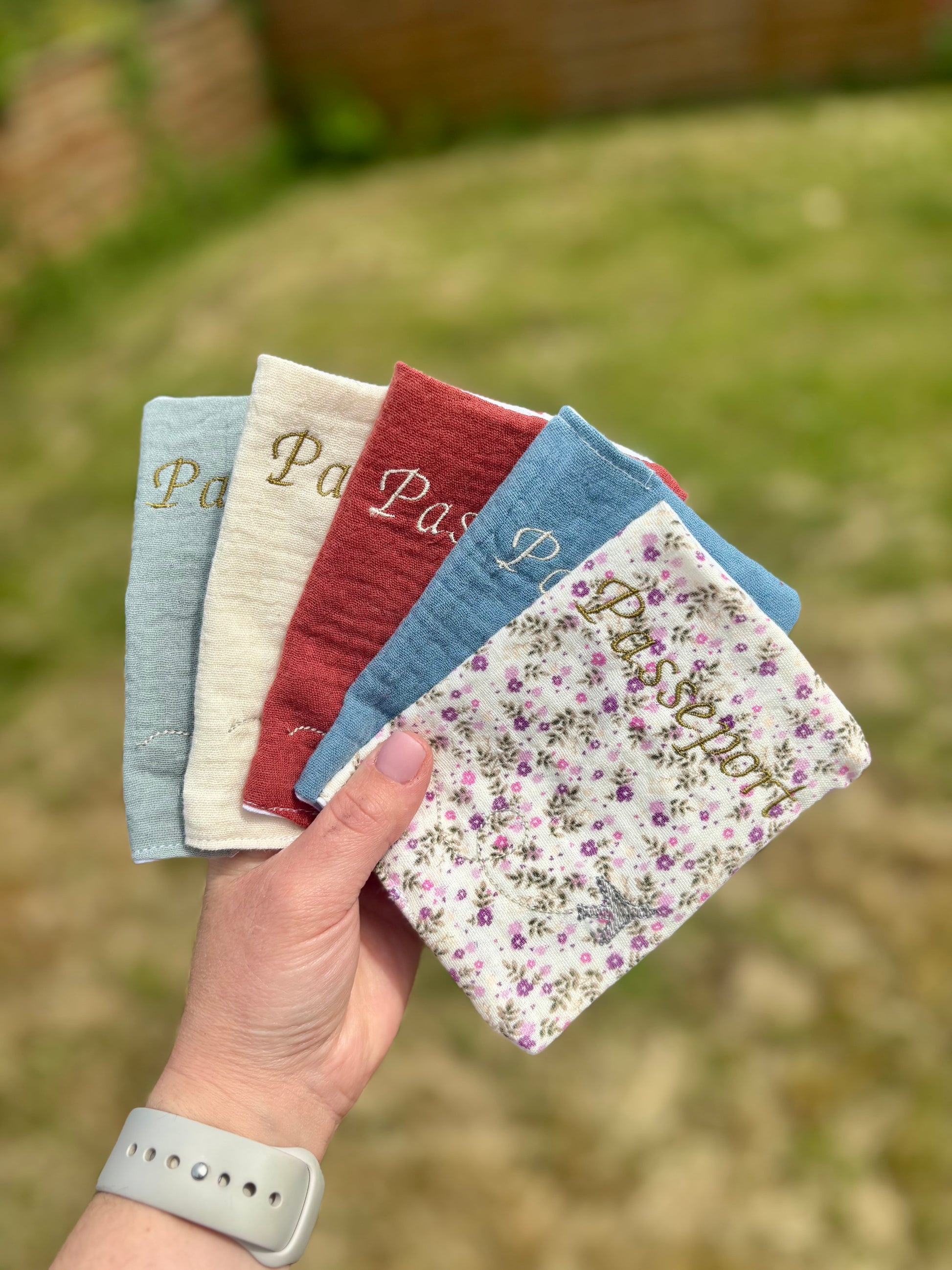 passeport en gaze de coton personnalisable, création artisanale en france